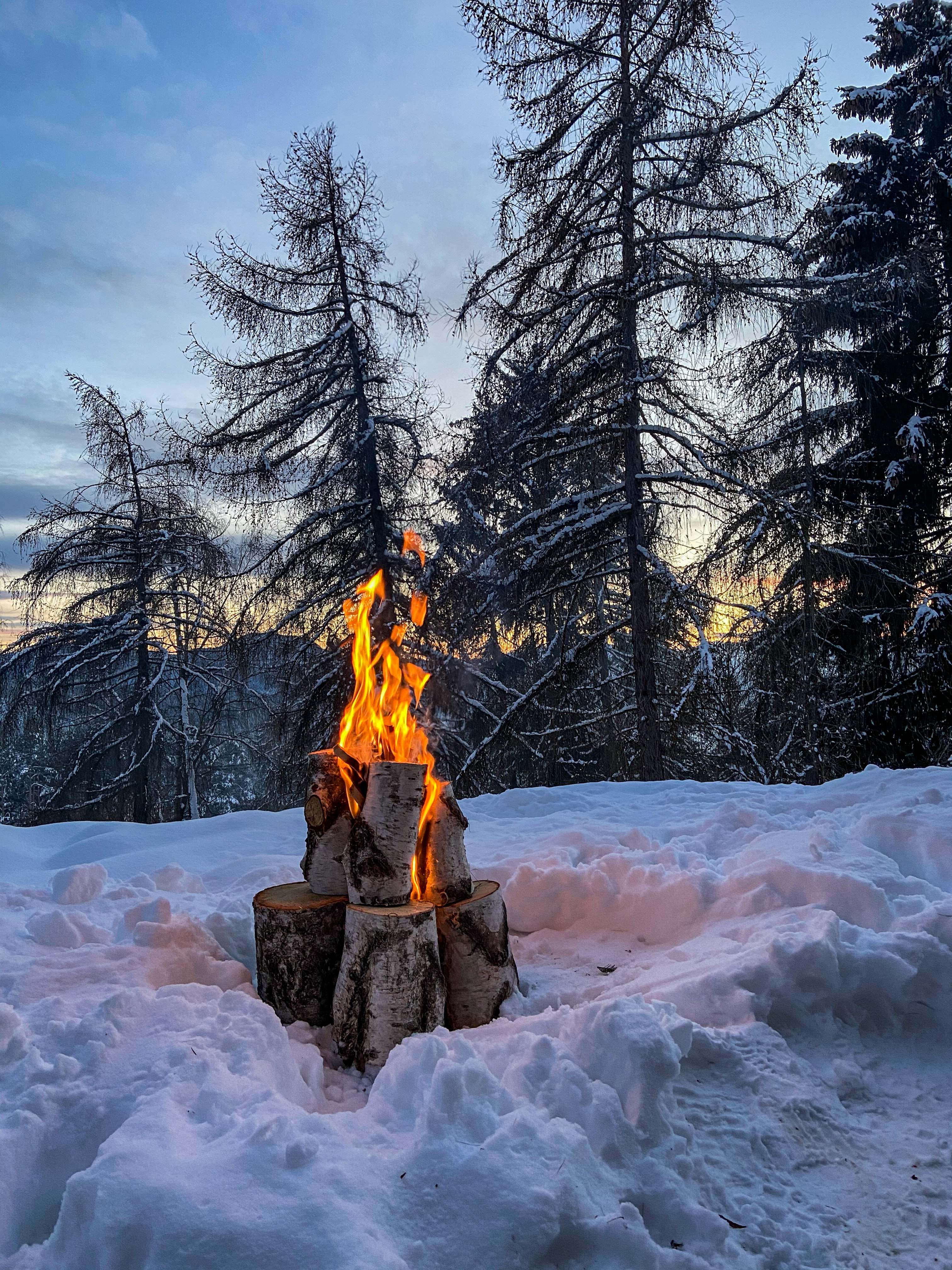 How to Stay Warm When Camping in Winter